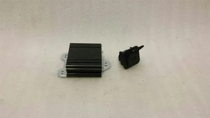 Mercedes GLK X204 Power Inverter + Socket Module A2049820020 Rectifier Set