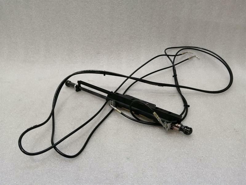 Mercedes SLK R171 RIGHT CYLINDER PLUG A1718000672 right top cylinder