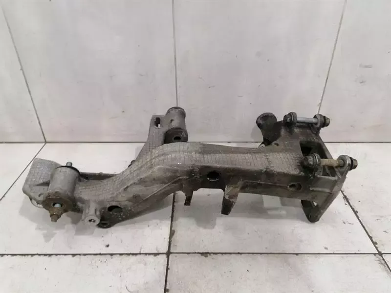 Porsche 911 997 subframe rear 99733105204 right axle frame rear axle