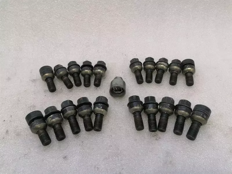 Porsche Boxster Spyder 718 PAF009593 WHT006978 WHEEL SCREWS WHEEL BOLTS