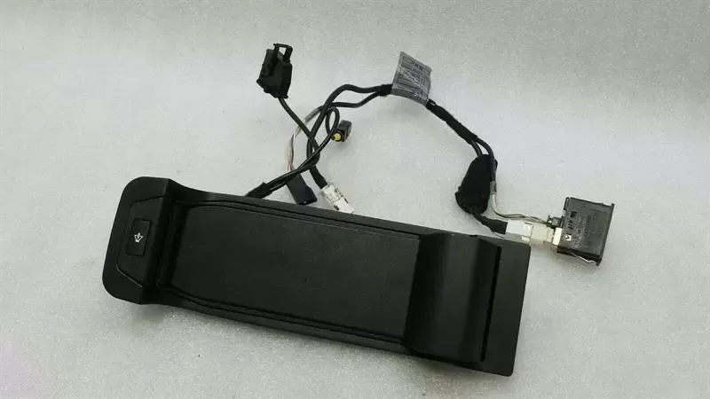 BMW 3 Series E92 E90 Phone Adapter 9129651 Bezel USB