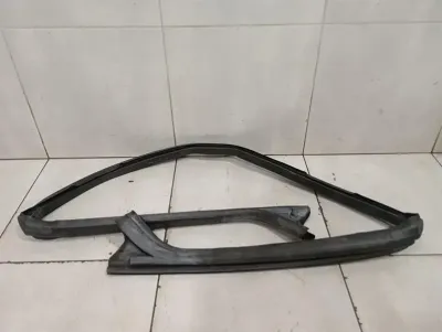 FERRARI 458 F142 SPIDER WINDSCREEN PERIMETER SEAL 82200900 WINDSHIELD