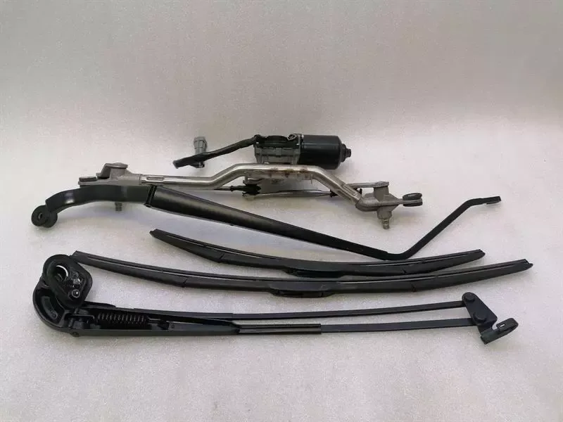 Ferrari 458 F142 Spider Front Wiper Linkage 82963900 Wiper Motor Front