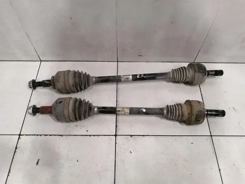 Cadillac STS-V STS LC3 Drive Shaft Rear SET 19302204 Rear Drive Shaft SET