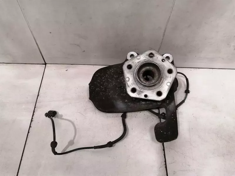 Maserati Quattroporte Right Front Hub 28.8225.51 Wheel Bearing Housing Front Right