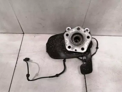 Maserati Quattroporte Right Front Hub 28.8225.51 Wheel Bearing Housing Front Right