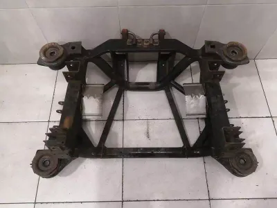 Maserati Quattroporte M139 subframe rear 980139811 axle frame rear axle