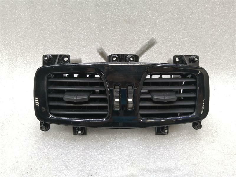 Aston Martin Vantage V8 Center Air Vent 4G43-046B30-BB Vent Center