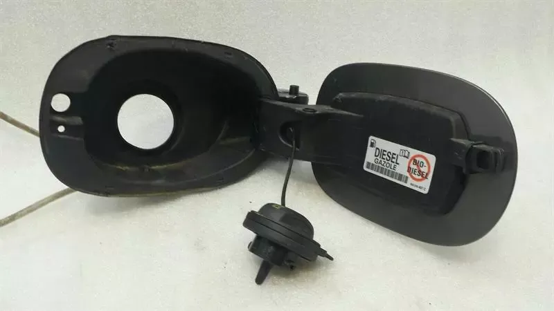 Porsche Cayenne 958 fuel filler cap 7P5809857 fuel cap tank flap