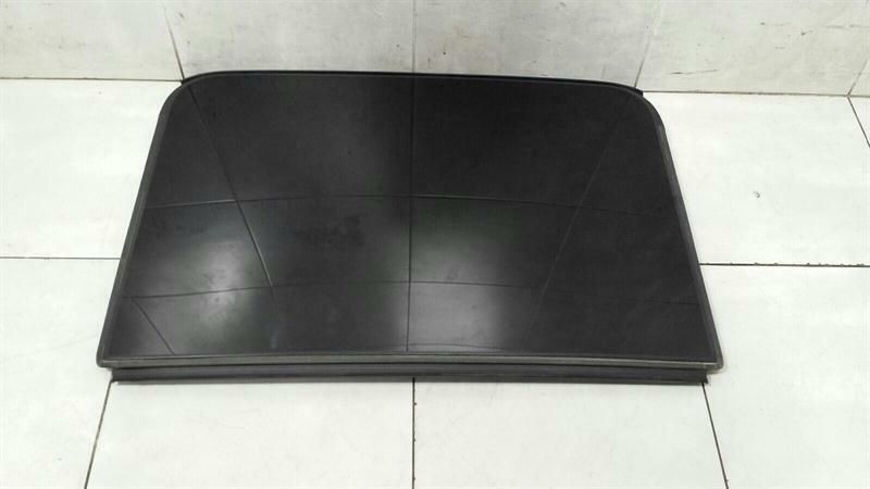 Porsche Macan 95B rear panoramic glass 95B877056Z panoramic roof glass rear