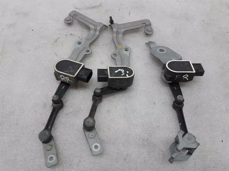 Mercedes E Class W213 Level Sensor Set A2059057409 Headlights Leveling Sensor