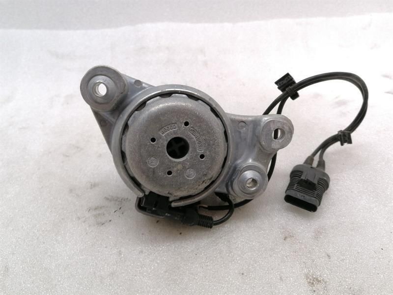 Mercedes E63 AMG W213 Right Engine Mount A2902401800 Engine Holder Right M177 V8