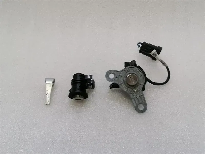 Ferrari Portofino F164 door lock 780879 RHD SET door lock