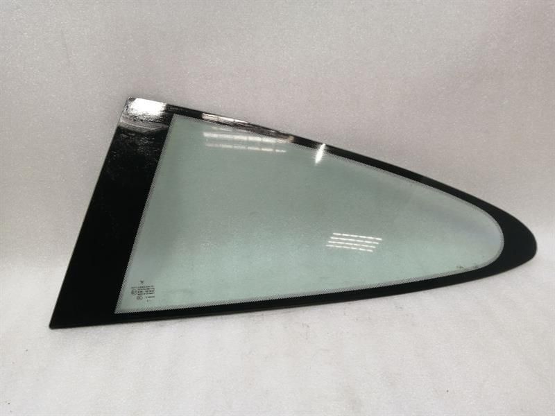 Porsche 911 997 left rear quarter glass 99754311100 door window 1/4 rear left