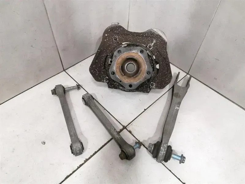 Porsche 911 997 right rear hub 99733111207 wheel bearing housing rear right