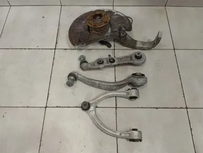 Mercedes C63 AMG W205 Left Front Hub A2053325100 Wheel Bearing Housing Front Left