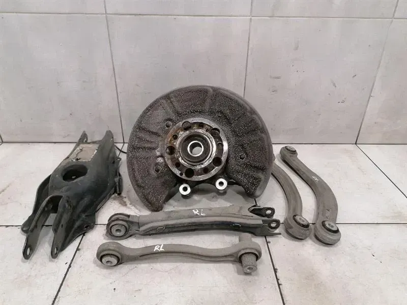 Mercedes C63 AMG W205 Left Rear Hub A2053509713 Wheel Bearing Housing Rear Left