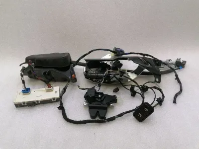 Mercedes C Class W205 Power Closing Boot Lock A2058200042 Tailgate Lock