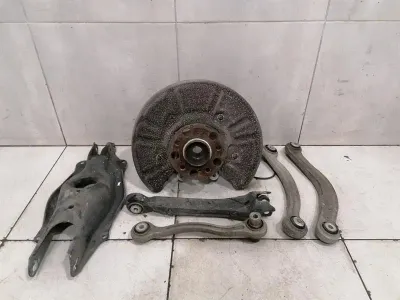 Mercedes C63 AMG W205 Right Rear Hub A2053509813 Wheel Bearing Housing Rear Right