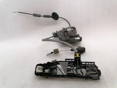 MERCEDES GT C190 GTS S COUPE Left Door Lock A1907203902 RHD RIGHT HAND DRIVE