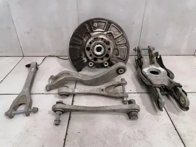 Mercedes E63 AMG W213 Right Rear Hub A2133505607 Wheel Bearing Case Rear Right