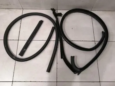 Bentley Continental GT V8S Right Door Seal 3W8867363A Right Door Seals