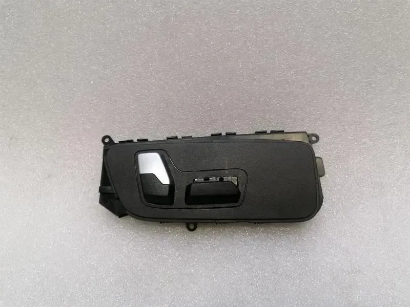 BMW 4 M4 G82 G22 switch 9390106 SEAT RH DEFECTIVE switch SEAT SEAT RH