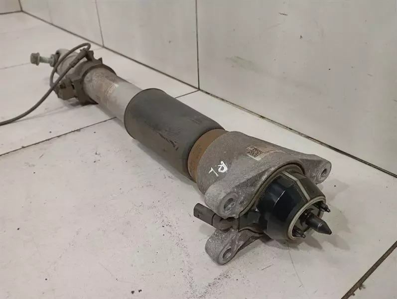 BMW 3 M3 G80 G20 shock absorber rear 33508091379 left shock absorber rear