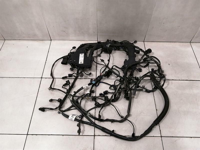 Mercedes GLS 350D Engine Wiring Loom A6421505801 Engine Harness OM642.826