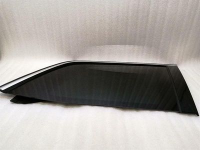 Mercedes GLS350D Right Rear Quarter Glass A1666700449 Door Glass 1/4 Rear Right
