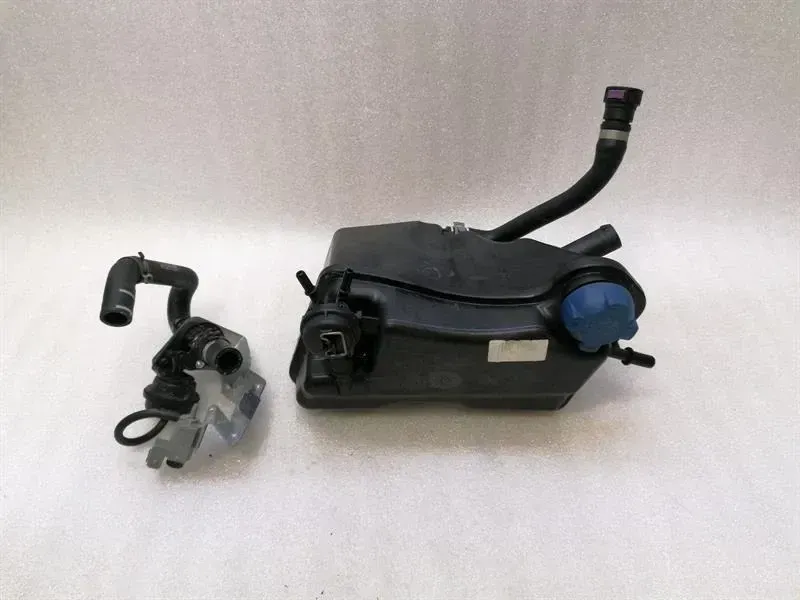 Porsche Boxster Spyder 718 Coolant Reservior 981106047 Container