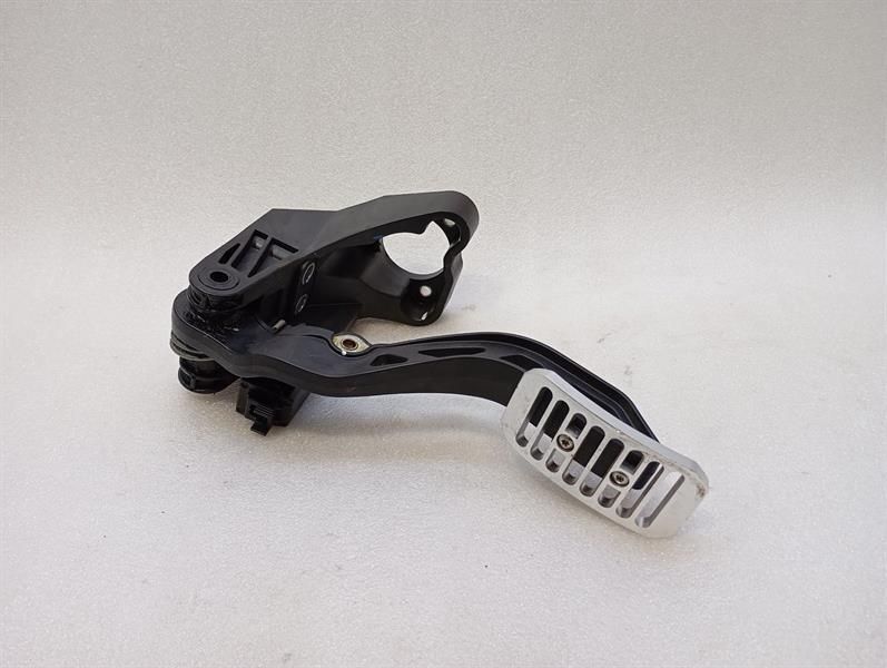 McLaren 720S Spider Throttle Pedal (Electrical) 13CA034CP Throttle Pedal