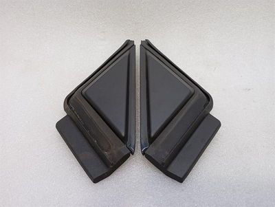 McLaren 720S Spider 14A3252SP DOOR WINDOW CORNER TRIM