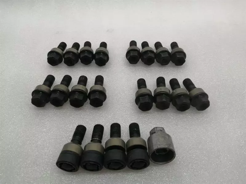 PORSCHE CAYMAN 718 GT4 WHT006978 ALLOY RIM SCRABS LUG BOLT SET LOCK SET