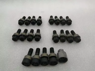 PORSCHE CAYMAN 718 GT4 WHT006978 ALLOY RIM SCRABS LUG BOLT SET LOCK SET