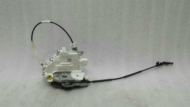 Porsche 911 R 991 RHD Right Door Lock 8J2837016E Right Handlebar