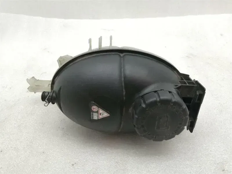 Mercedes CLS W218 expansion tank A2045000649 expansion tank coolant