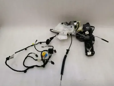 Mercedes CLS W218 front left door lock A2047202735 door lock left keyless-go