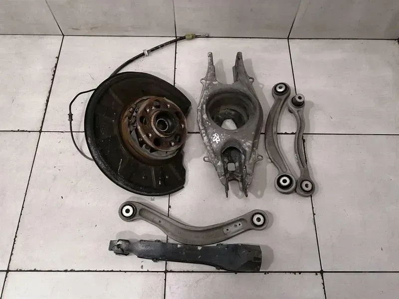 Mercedes CLS W218 right rear hub set A2123500241 wheel bearing housing rear right