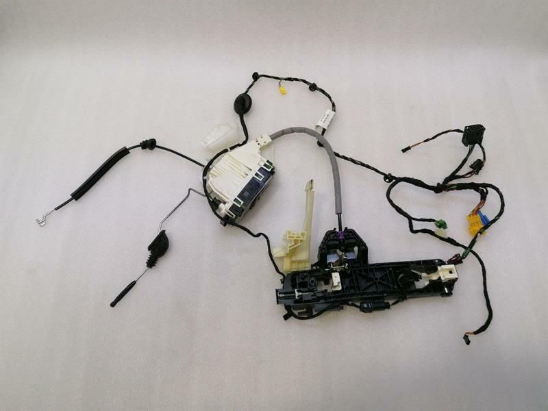 Mercedes CLS W218 Front Right Door Lock A2047203035 Door Lock Re KEYLESS-GO