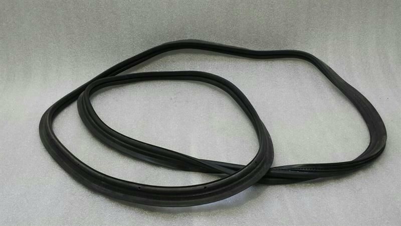 Mercedes CLS W218 boat lid seal A2187500098 seal tailgate