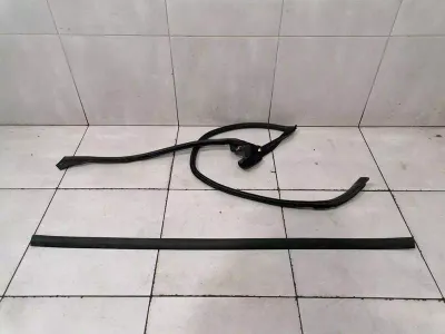 ASTON MARTIN VANTAGE V8 Door Seal KY63-C20709-A Door Seals LEFT AM6 2019