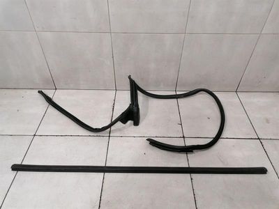 ASTON MARTIN VANTAGE V8 Door Seal KY63-C20708-A Door Seals RIGHT 2019 AM6