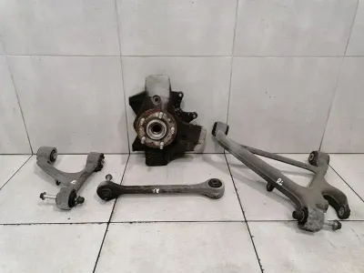 ASTON MARTIN VANTAGE V8 Left Rear Hub 8D33-5A971-AB Wheel Bearing Case Rear