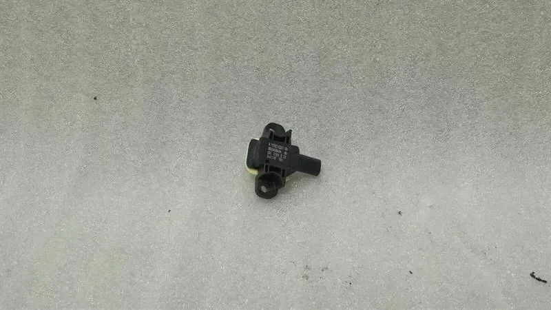 Mercedes GLS X166 W166 W292 Crash Sensor A1668210351 Impact Sensor