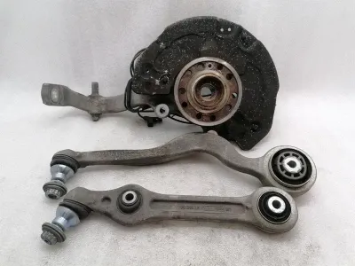 Mercedes E Class W238 Right Front Hub A2133325200 Wheel Bearing Housing Front Right