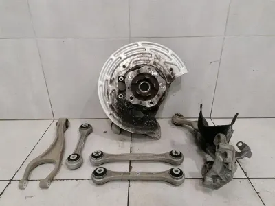 Porsche 911 992 Right Rear Hub 992505436B Wheel Bearing Housing Rear Right FAULTY