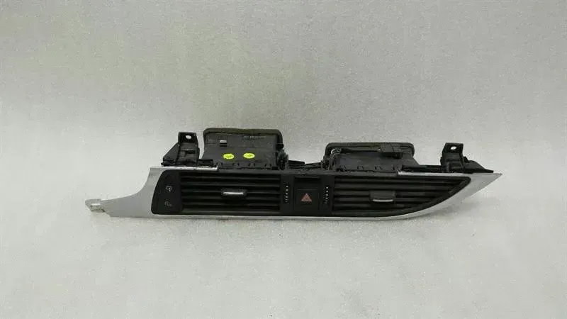 Audi A7 4G RHD Air Vent 4G1820951 Right Handlebar