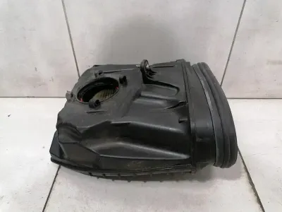 Porsche Macan 95B Air Filter Box 95B128607B Air Filter Box