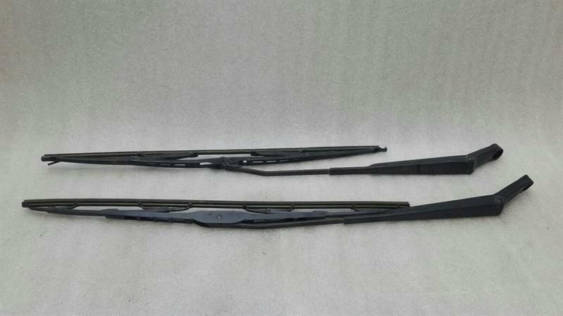 Porsche 911 996 RHD Wiper Arm Set 99662890108 Right Hand Handlebar